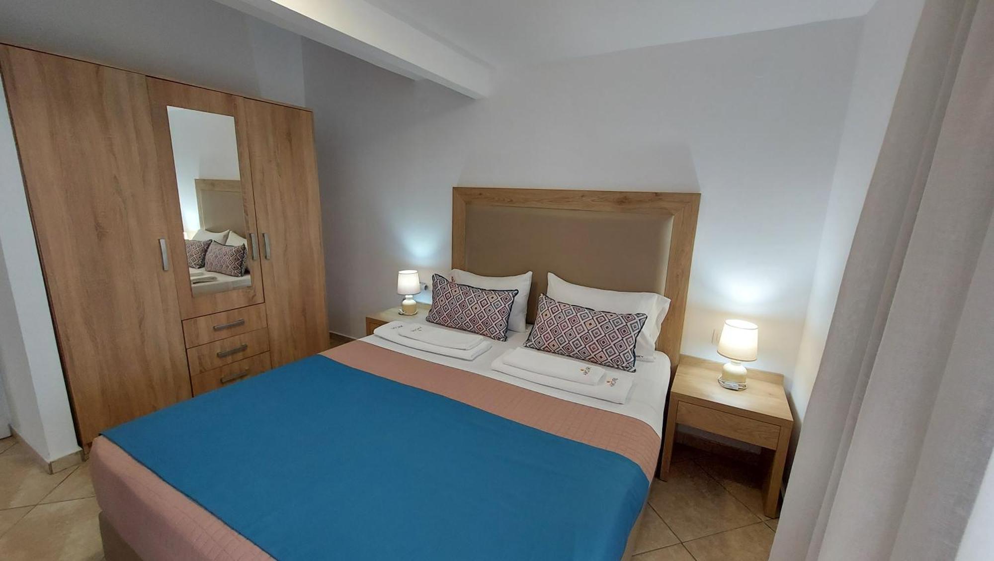 Argiri & Aparthotel 3*